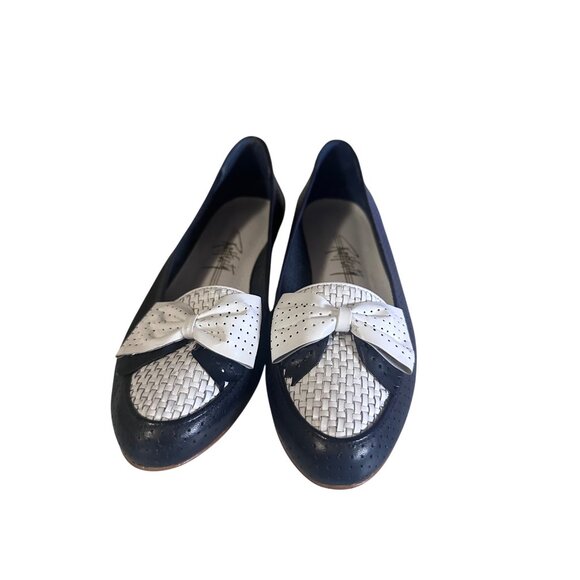 Rafferty blue and white leather loafers with bow size 6.5 B - Picture 2 of 7